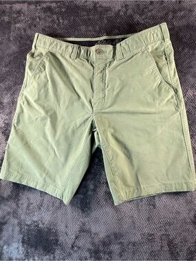 Men’s Eddie Bauer Size 36 Shorts